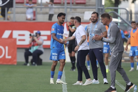 Meci incredibil. Universitatea Craiova a condus 3-0, dar UTA a revenit spectaculos pe final