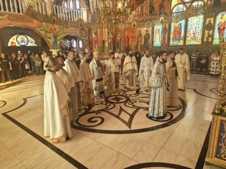 FOTO Episcopia Alexandriei și Teleormanului l-a prăznuit pe Sfântul Ierarh Alexandru, ocrotitorul spiritual al eparhiei