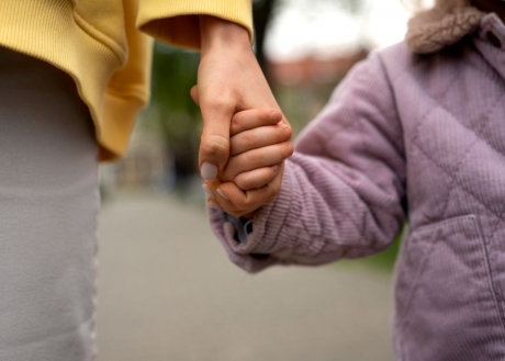 Cazul crimei din Craiova: DGASPC ia măsuri pentru fetită rămasă orfană după ce tatăl i-a ucis mama