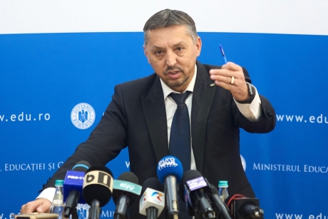 Daniel David, despre bursele studenților: 'Fondul pe care o să-l avem în anul 2025-2026 va fi mai mare decât fondul de burse în 2022-2023'