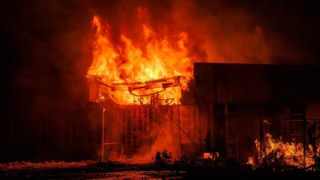 Incendiu provocat de fragmente de dronă ucraineană în apropierea 'Palatului lui Putin' de la Marea Neagră