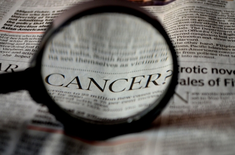 Un simplu test de sânge ar putea detecta cu precizie cancerul ovarian în stadii incipiente