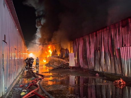 Ministrul Mediului: Poluarea aerului din cauza incendiului de la Dragonul Roşu, încă la un nivel ridicat în mai multe cartiere