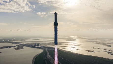 VIDEO Elon Musk a reușit, în sfârșit, să își lanseze mega racheta: Are planuri să ajungă pe Lună și pe Marte