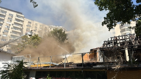 VIDEO Incendiu puternic la un fost restaurant celebru al Bucureștiului: A fost emis mesaj RO-Alert