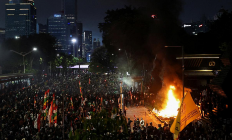 Manifestație sângeroasă în Indonezia: cel puţin trei persoane au murit în incendiul unei clădiri guvernamentale din oraşul Makassar