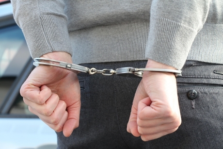 Bărbatul care a agresat sexual o minoră cu handicap a fost arestat preventiv